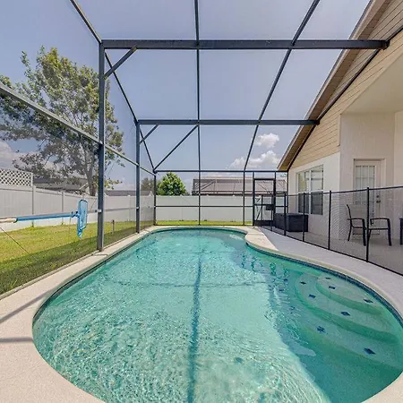 545 -Beautiful 4 Bed Home With Sparkling Pool And Games Room